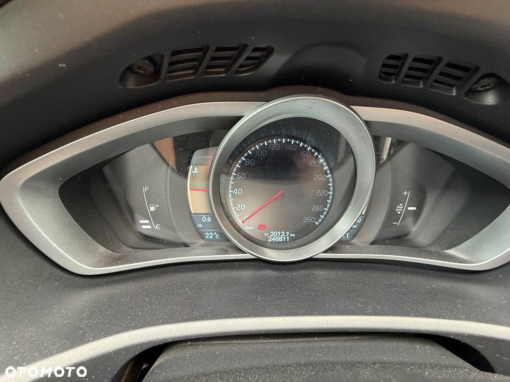 Volvo V40 D2 Momentum - 16
