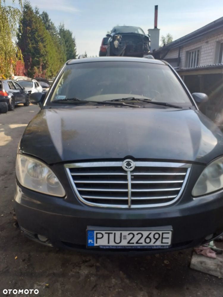 Auto na części - Ssangyoung Rodius diesel Silnik Skrzynia Drzwi Maska Klapa Błotnik Zderzak Lampa Szyba Klamka Lusterko Deska Kokpit