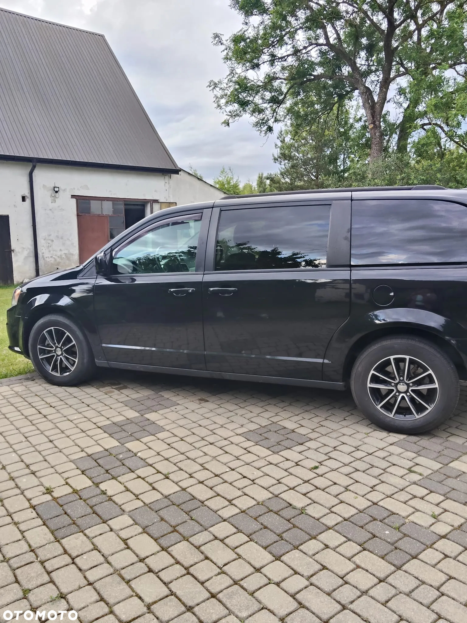Dodge Grand Caravan - 4