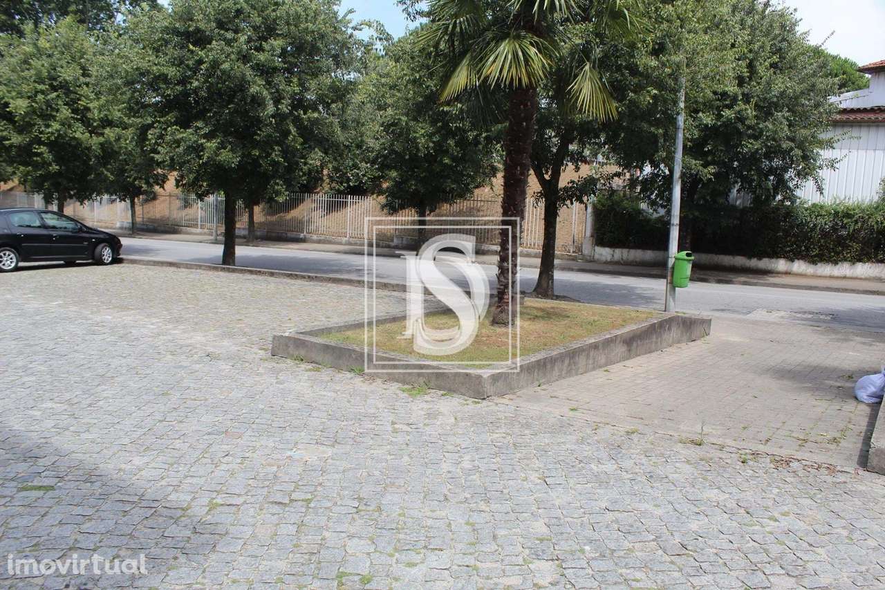 Loja em Vila Cova da Lixa - Grande imagem: 4/7