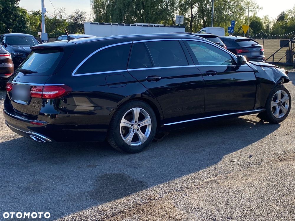 Mercedes-Benz Klasa E 220 d T 9G-TRONIC - 11