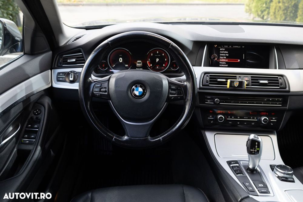 BMW Seria 5 525d xDrive Touring Aut. Modern Line - 9