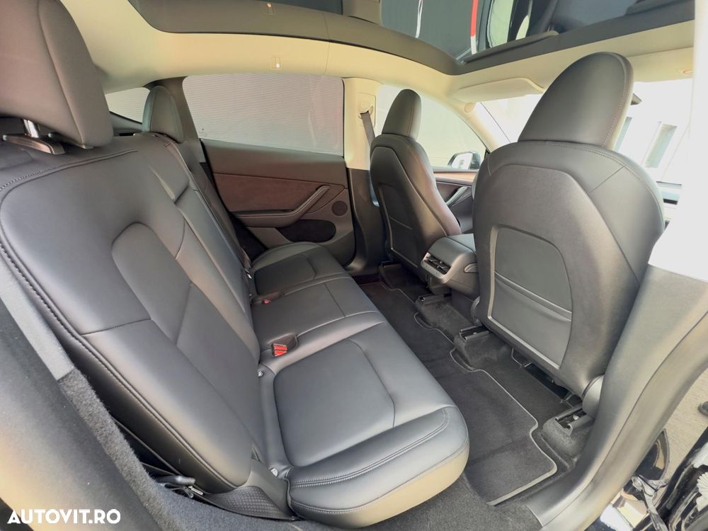 Tesla Model Y - 19