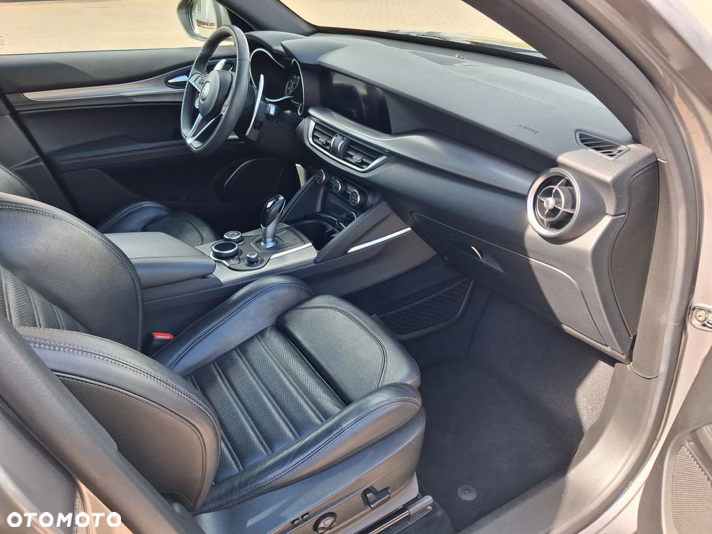 Alfa Romeo Stelvio 2.0 Turbo Super Q4 - 26