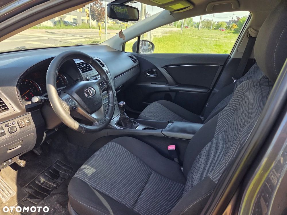 Toyota Avensis 1.8 Luna EU5 - 5