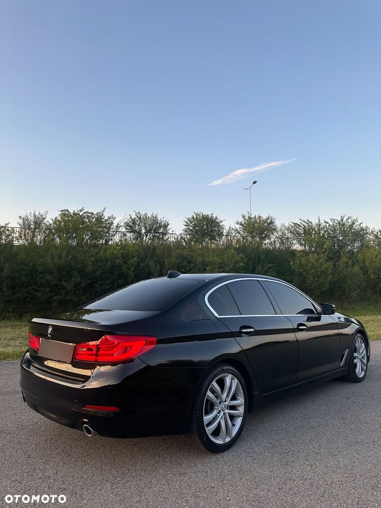 BMW Seria 5 520d Luxury Line sport - 17