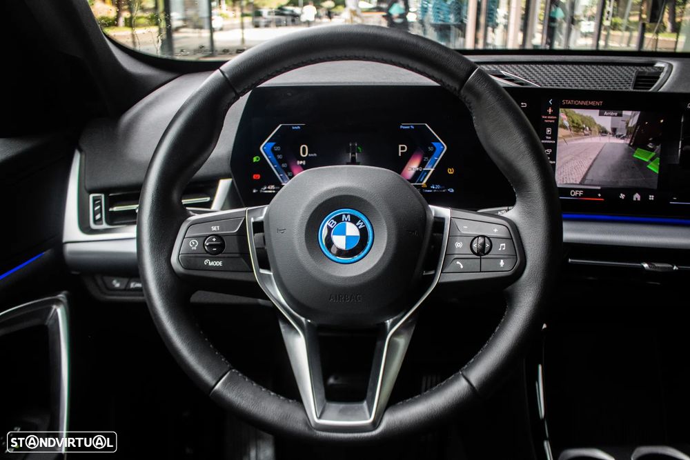BMW X1 xDrive25e Aut. — fotografia 12