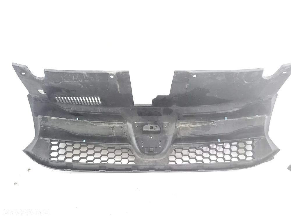 GRILL ATRAPA ZNACZEK PRZÓD DACIA SANDERO II STEPWAY - 4