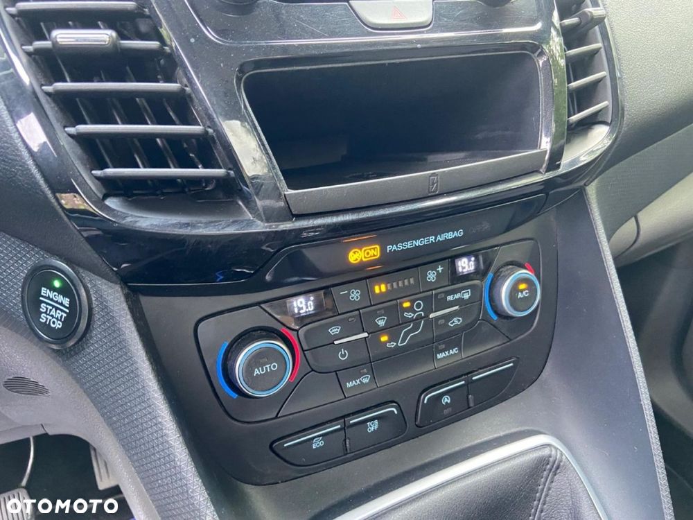 Ford Tourneo Connect - 23