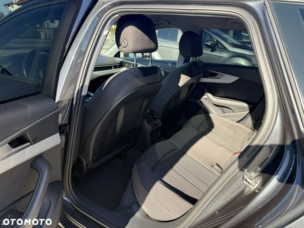 Audi A4 Avant - 25