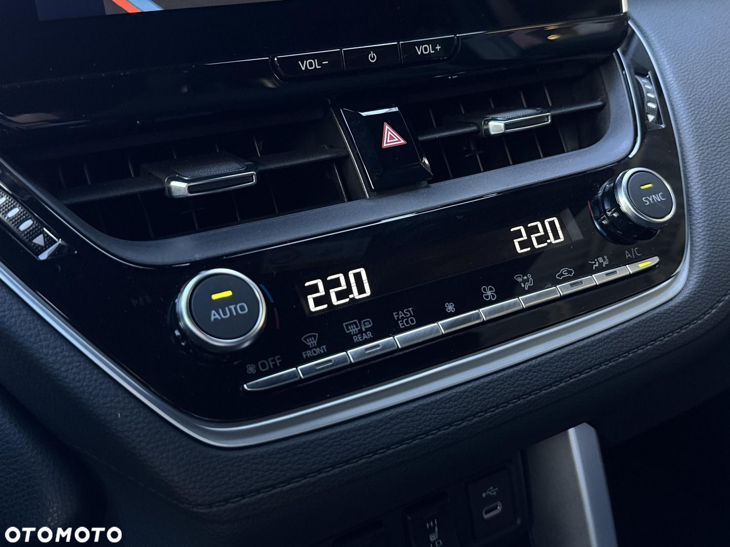 Toyota Corolla Cross 2.0 Hybrid Style - 22