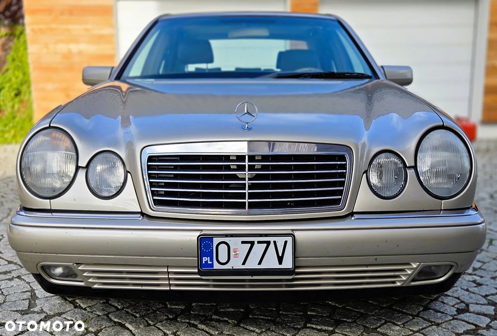Mercedes-Benz Klasa E - 14
