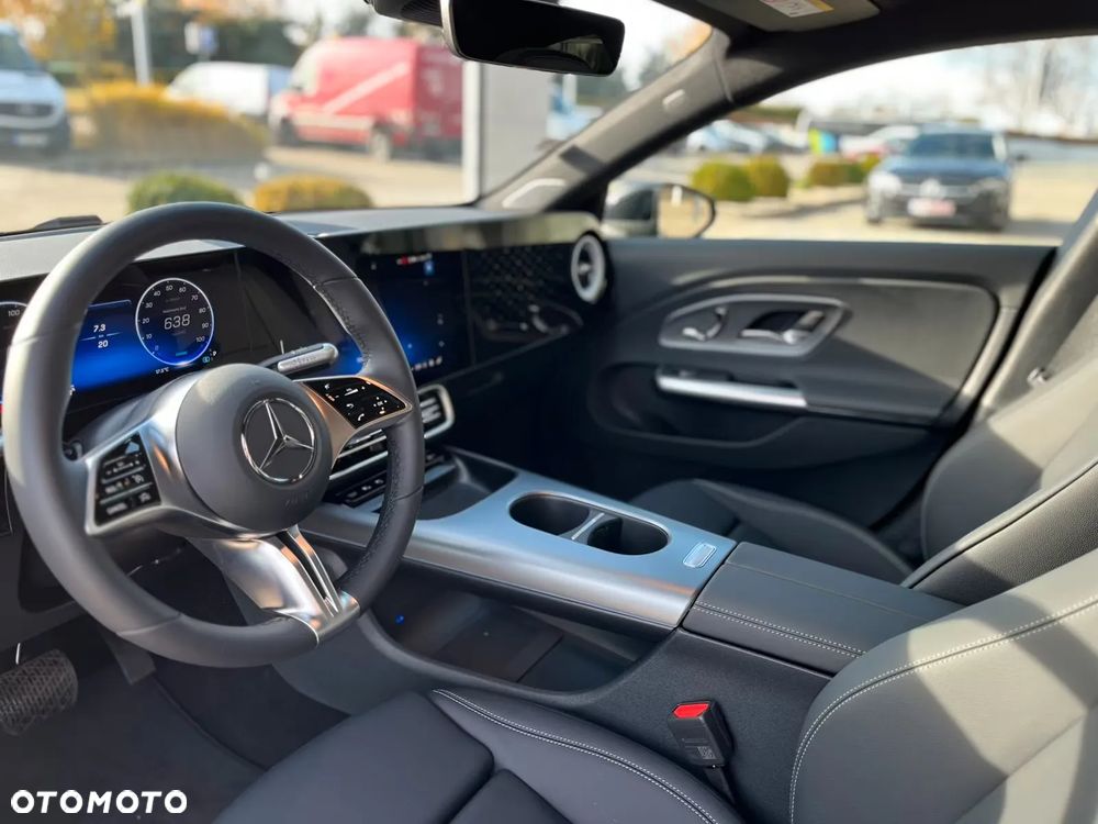 Mercedes-Benz CLA 200 mHEV 8G-DCT - 11