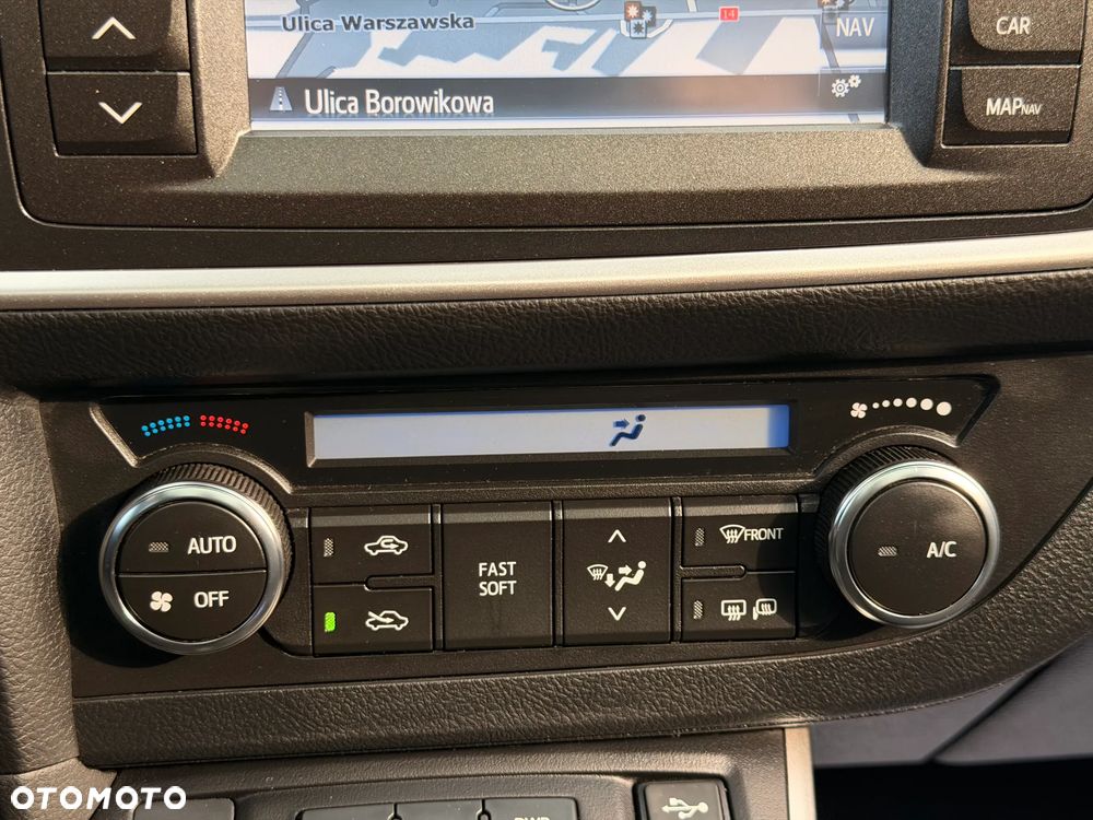 Toyota Auris - 16