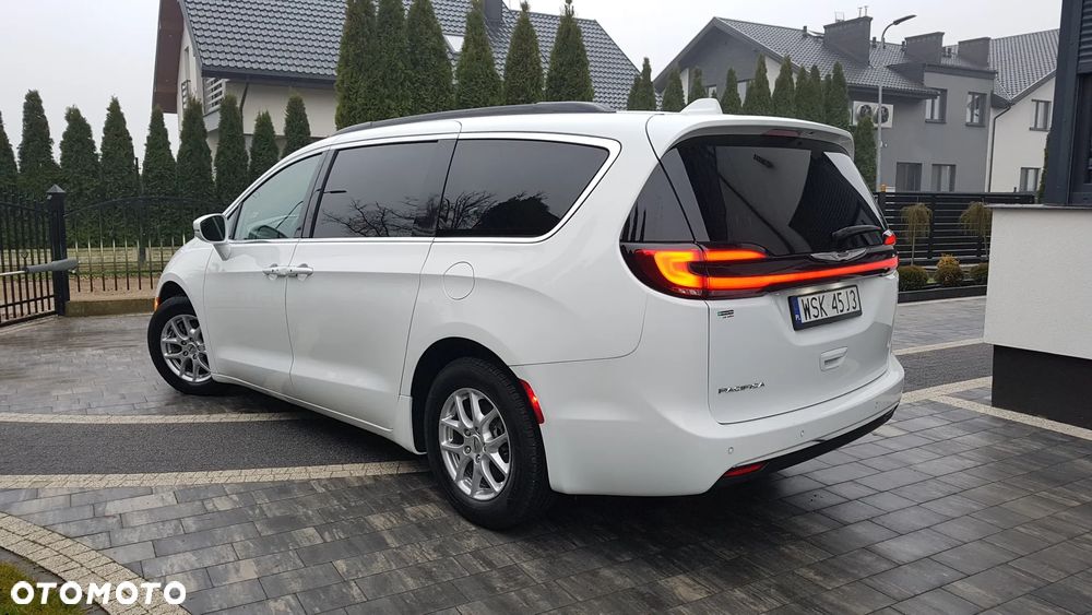 Chrysler Pacifica - 2