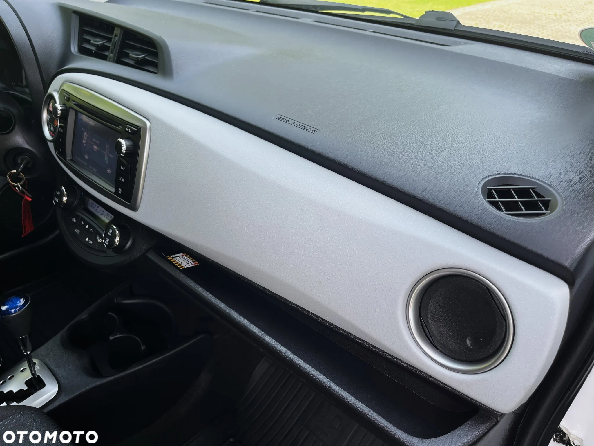 Toyota Yaris Hybrid 100 Premium - 33