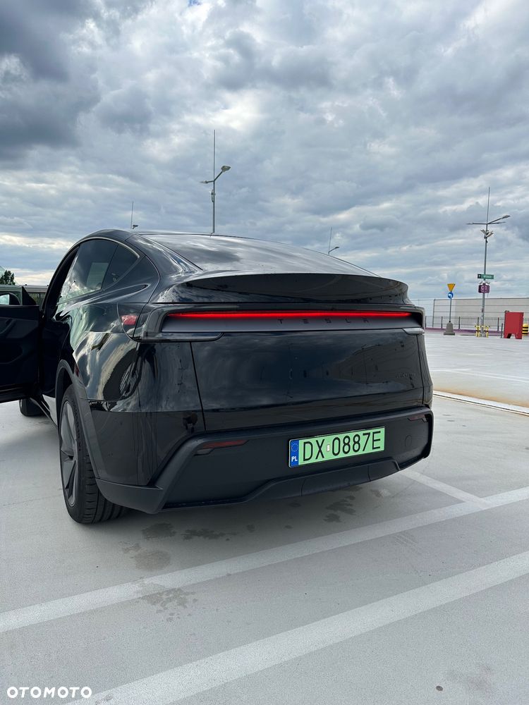 Tesla Model Y 79kWh Long Range Premium RWD - 6