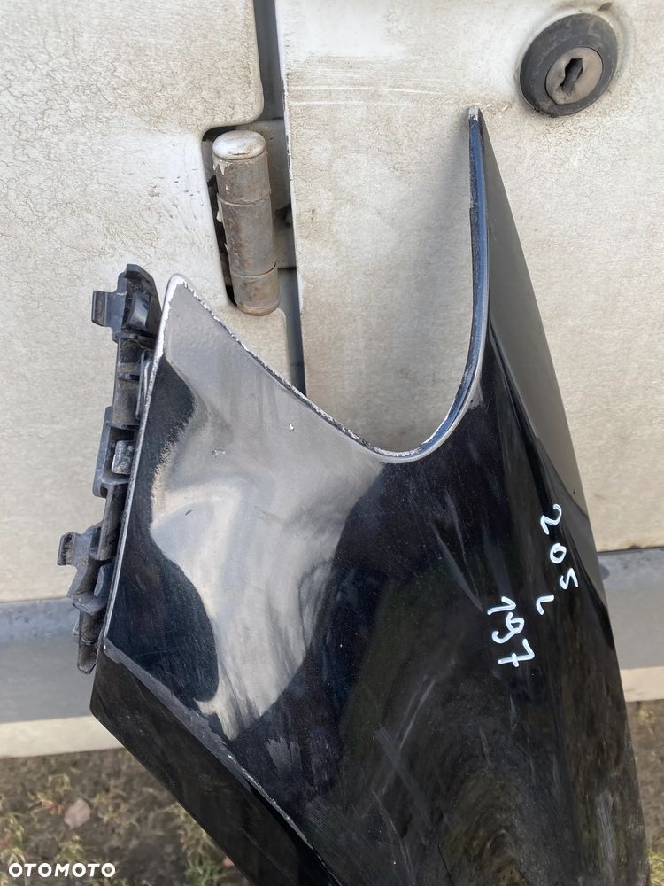 MERCEDES 205 blotnik lewy kolor 197 - 2