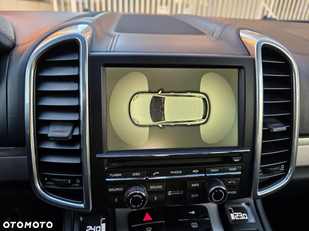 Porsche Cayenne - 13