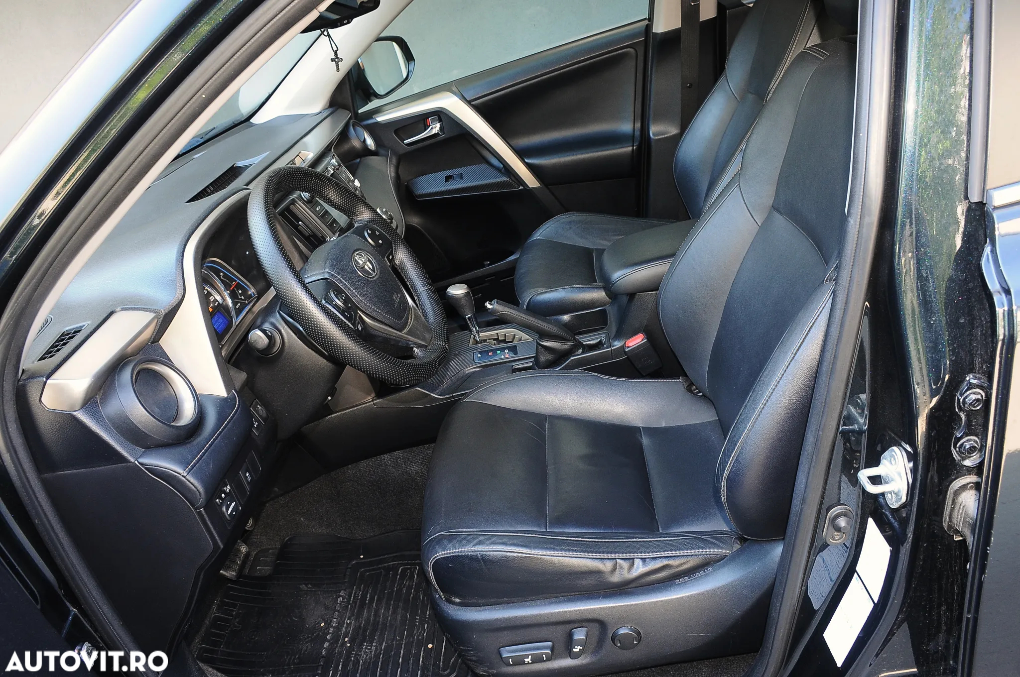 Toyota RAV4 2.2 D-4CAT 4WD Aut Luxury - 9