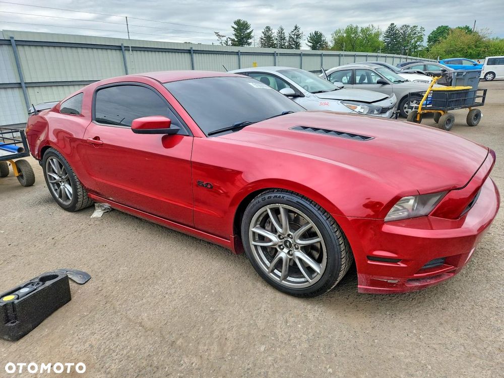 Ford Mustang 5.0 V8 GT - 4