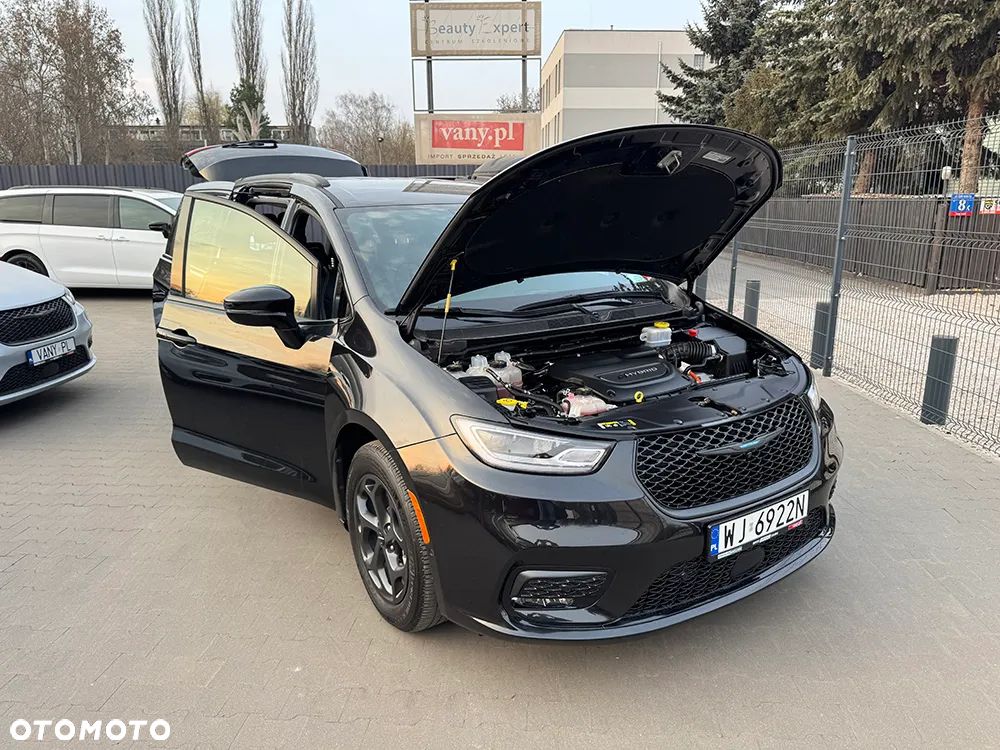 Chrysler Pacifica - 9