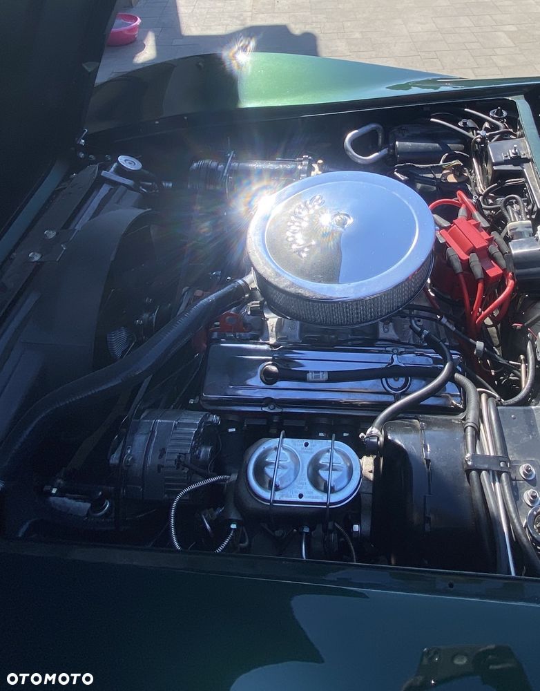 Chevrolet Corvette - 8