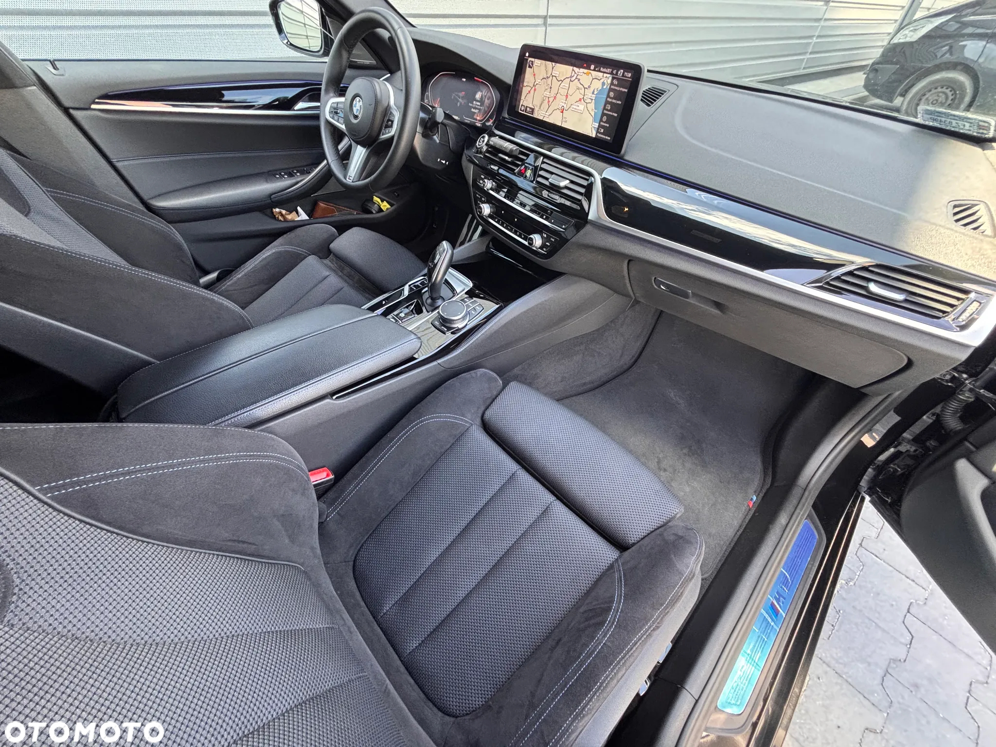 BMW Seria 5 520d xDrive M Sport sport - 11