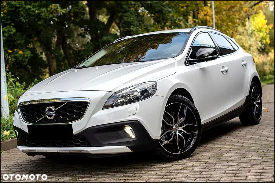 Volvo V40 Cross Country - 10