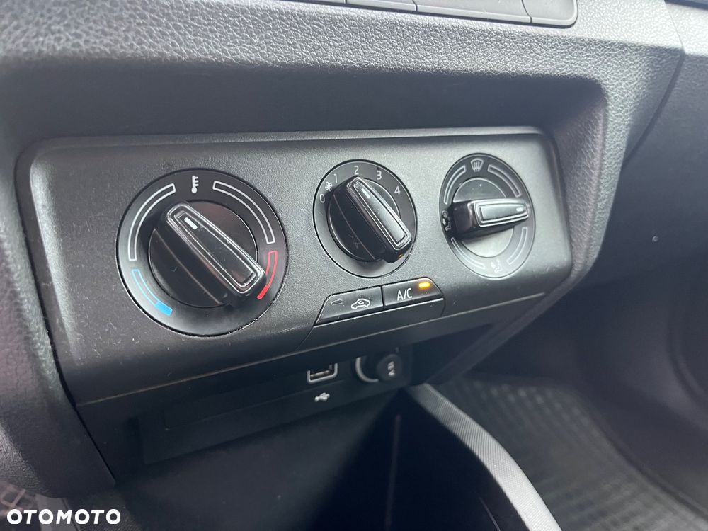 Skoda Fabia 1.0 TSI Ambition DSG - 28