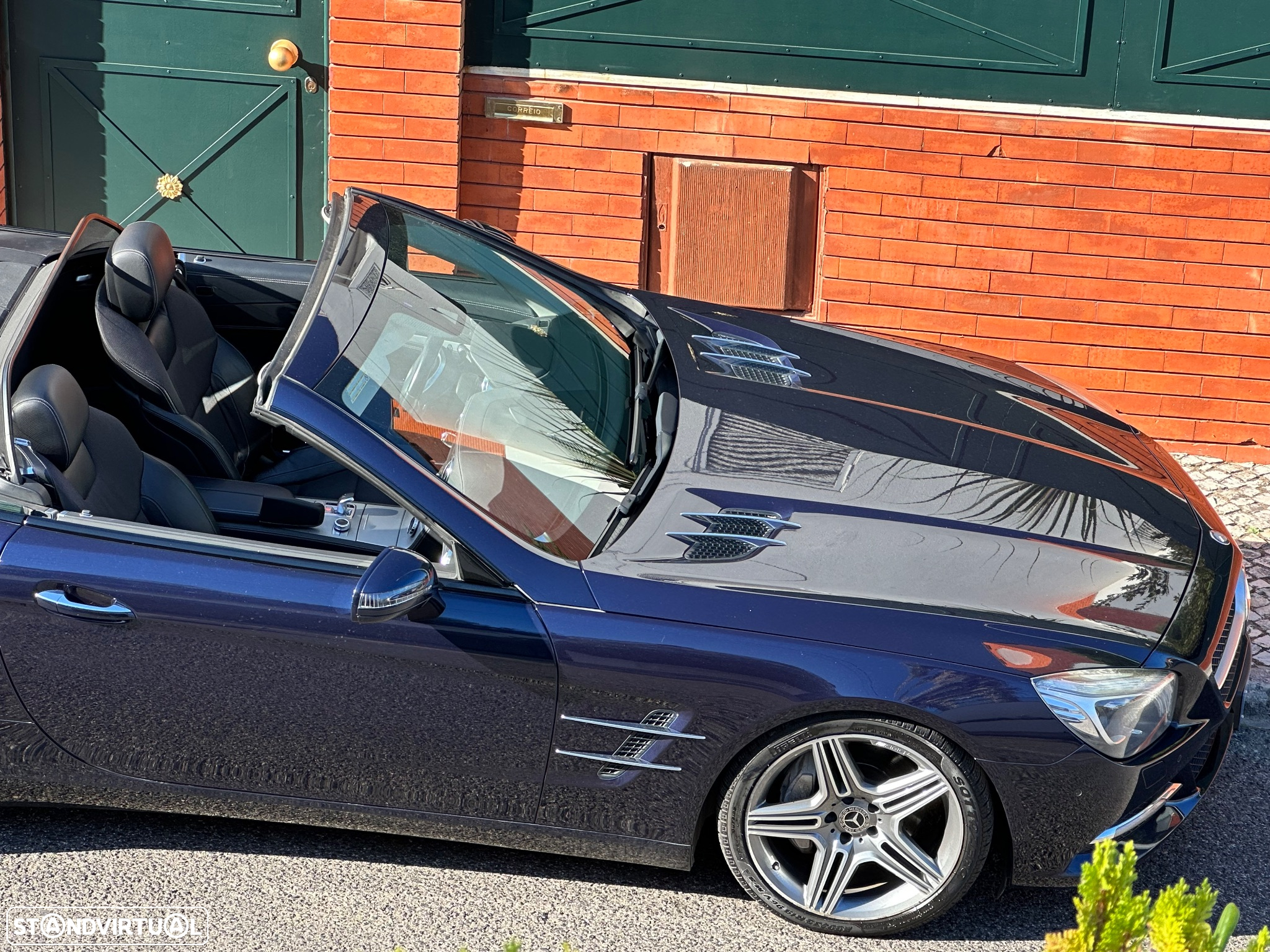 Mercedes-Benz SL 350 Standard - 24