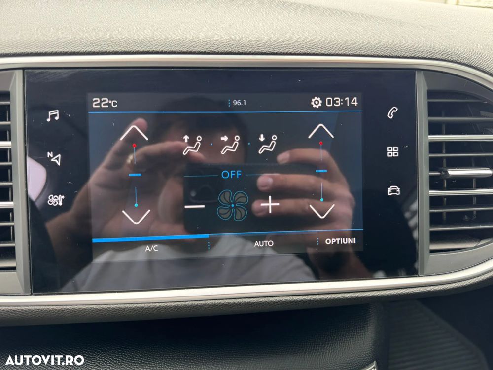 Peugeot 308 SW 1.2 L PureTech Turbo S&S Active - 19