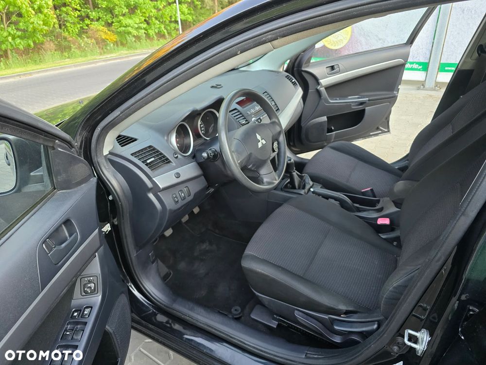 Mitsubishi Lancer 1.6 Intense - 8