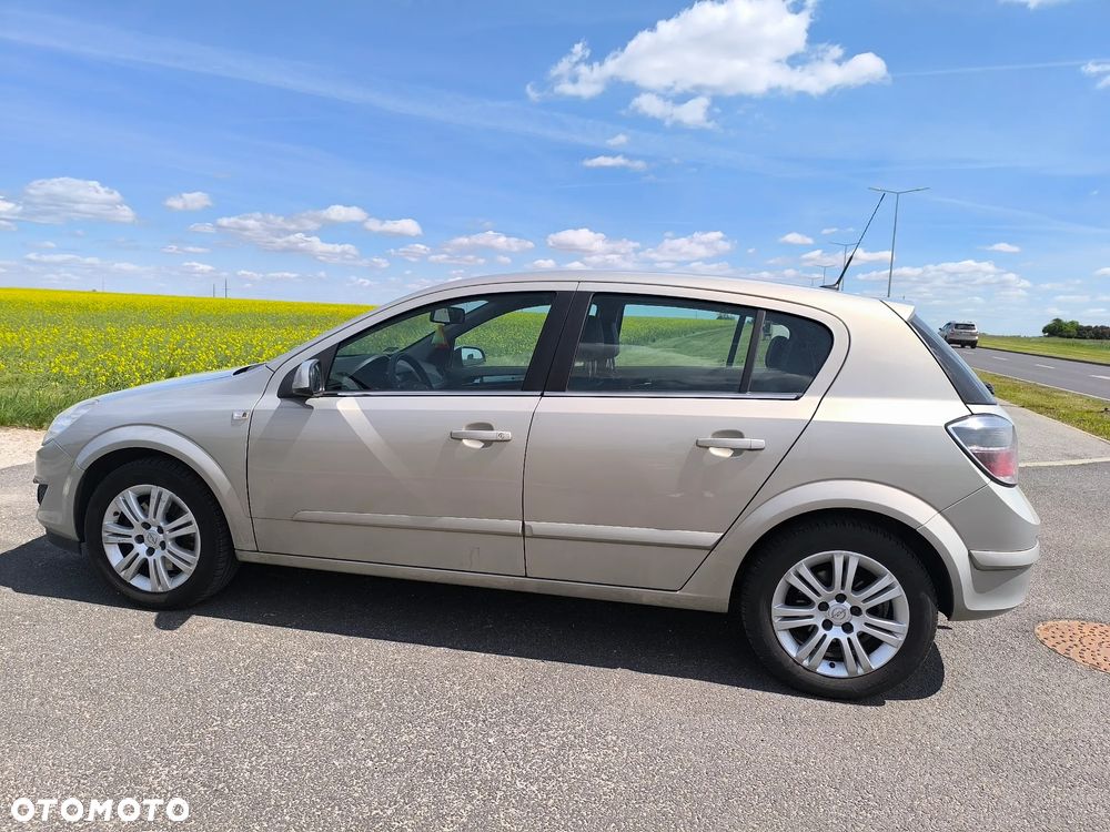 Opel Astra 1.7 CDTI DPF Cosmo - 4