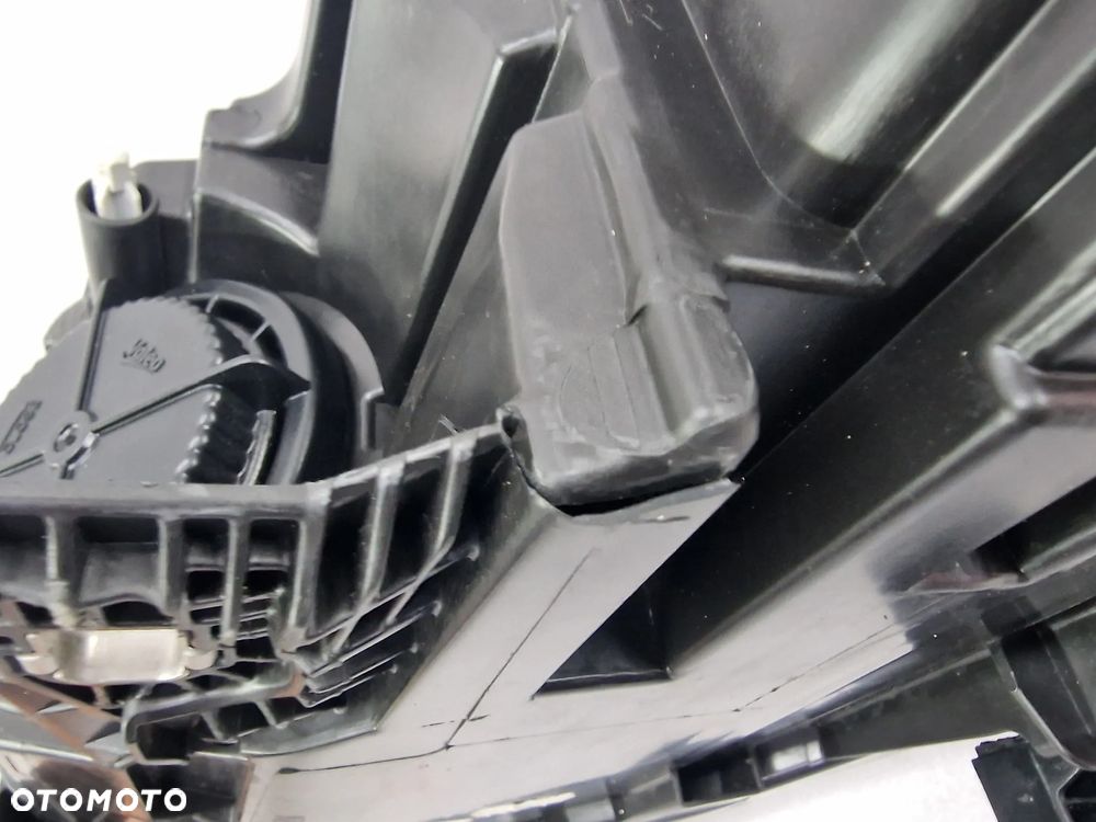 AUDI Q2 81A 16- PRAWA LAMPA PRZEDNIA PRZÓD ZWYKŁA , NR 81A941004 , NR AUKCJI LA733 - 15