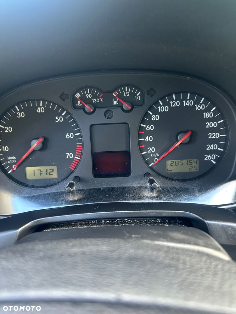 Volkswagen Golf - 1