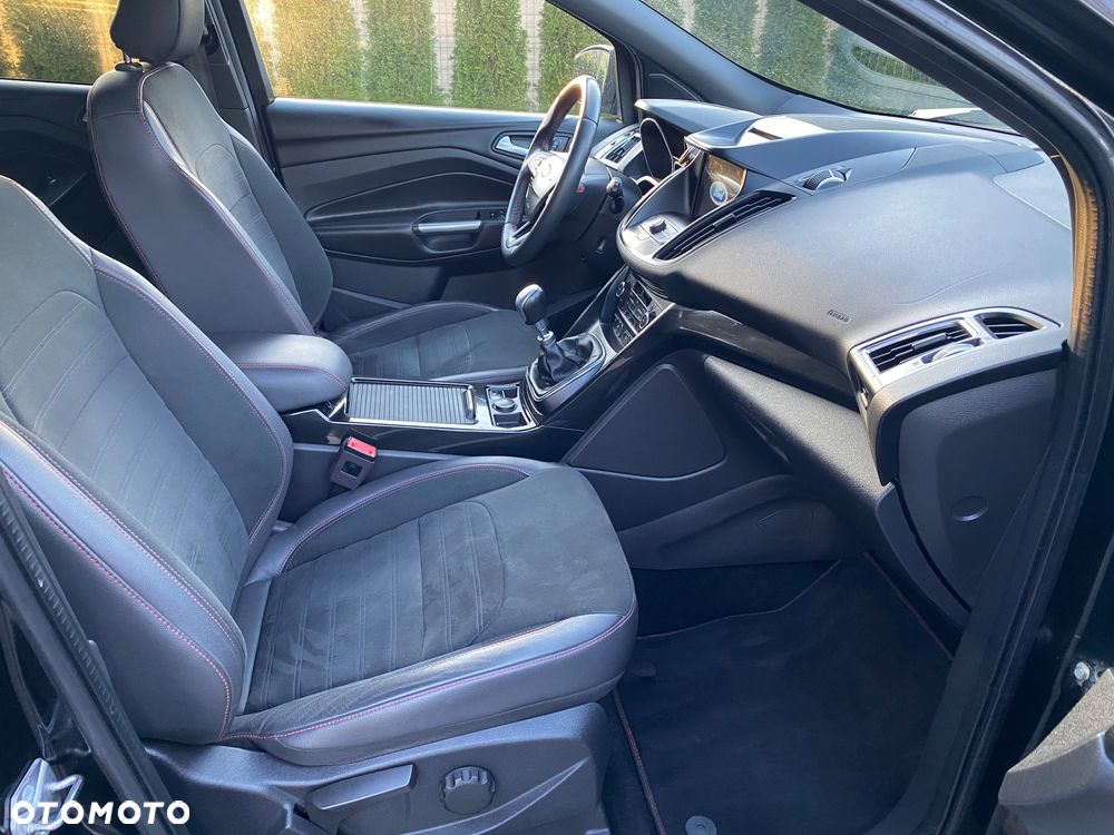 Ford Kuga 1.5 EcoBoost 2x4 ST-Line - 11