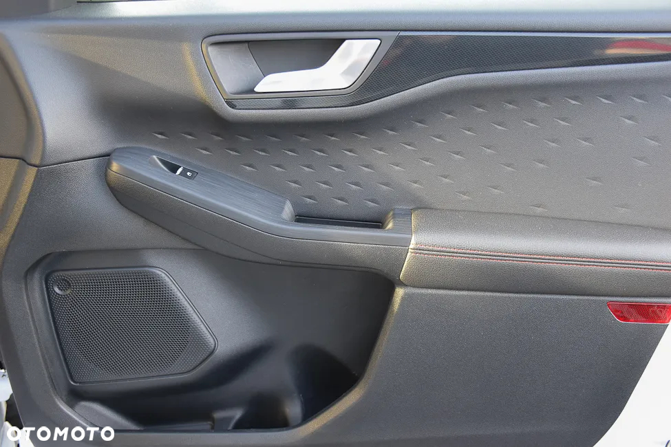 Ford Kuga 2.0 EcoBlue 4x4 ST-LINE X - 23