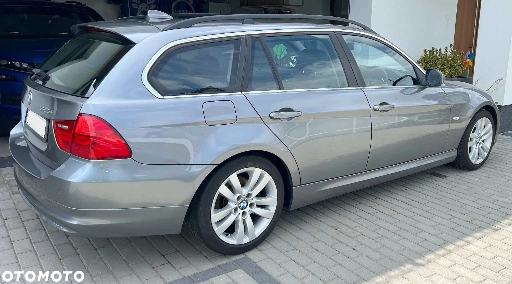 BMW Seria 3 325i Touring - 2