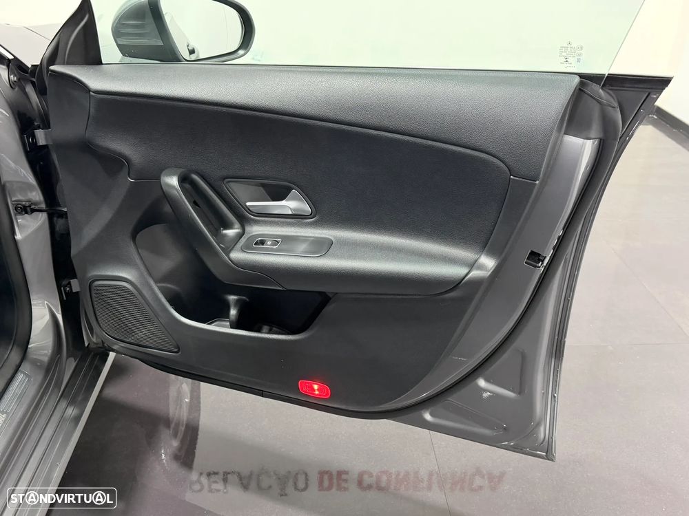 Mercedes-Benz CLA 200 d Shooting Brake Progressive Aut. - 38