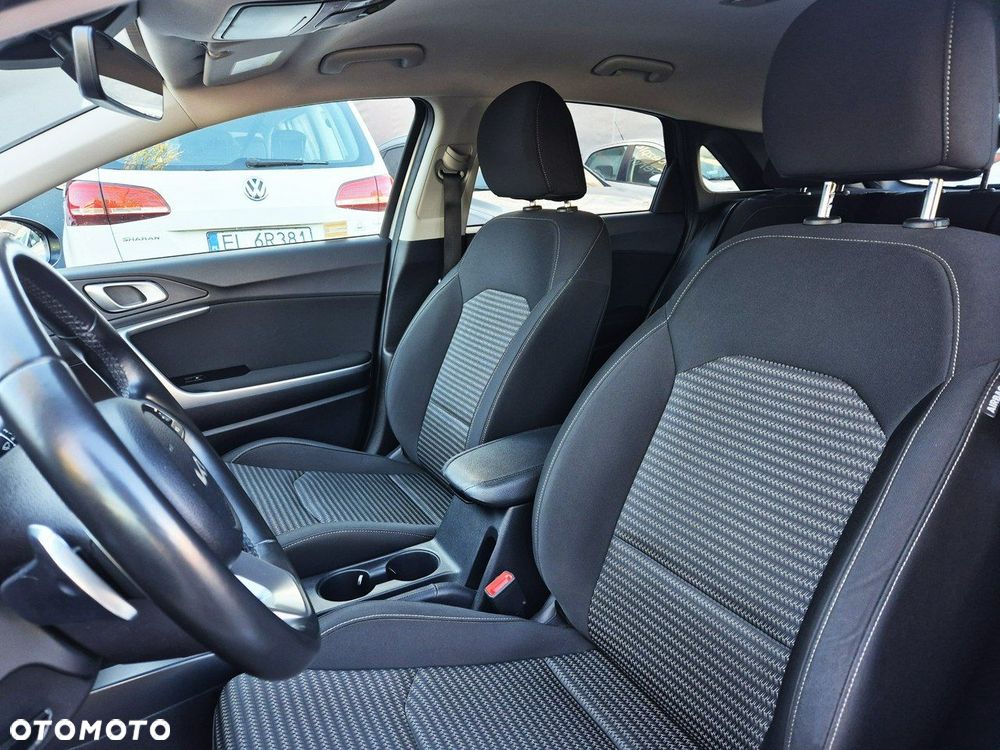 Kia Ceed 1.5 T-GDI M DCT - 13