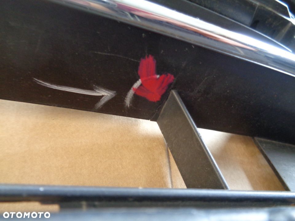 VOLKSWAGEN PASSAT B8 ŚRODKOWA KRATKA ZDERZAKA - 3