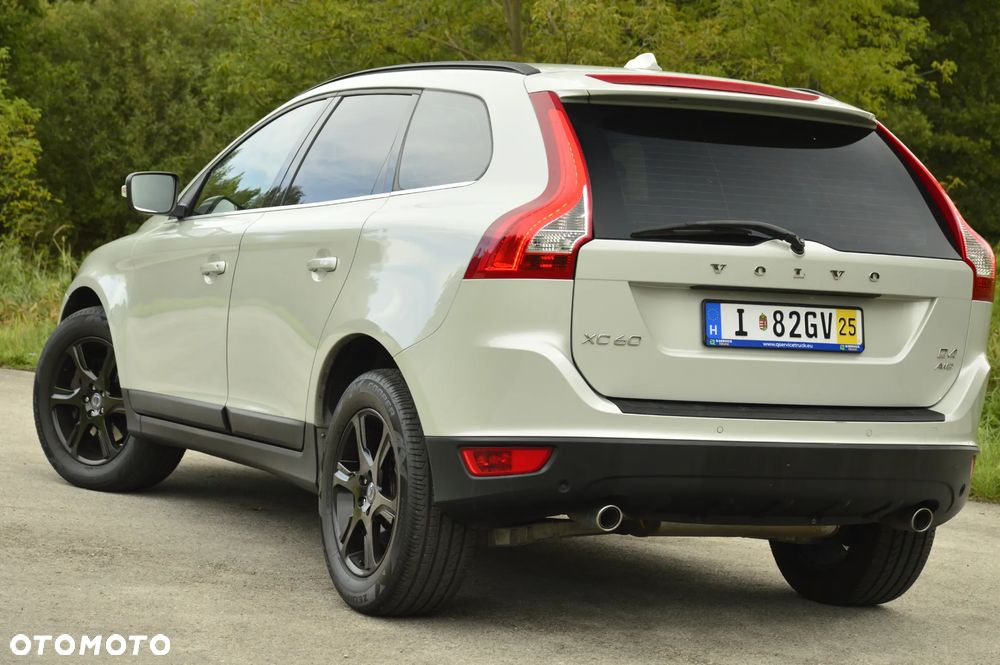Volvo XC 60 D4 AWD Geartronic Momentum - 5