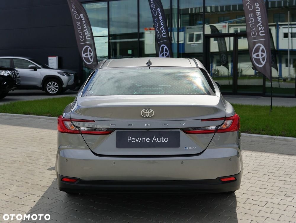 Toyota Camry - 7