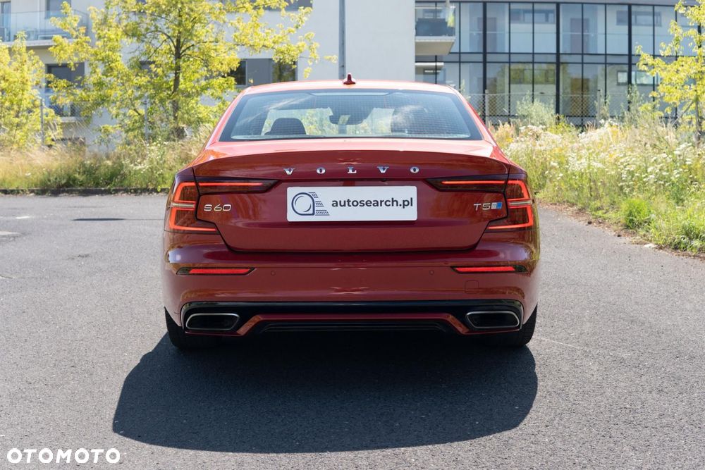 Volvo S60 T5 R-Design - 6