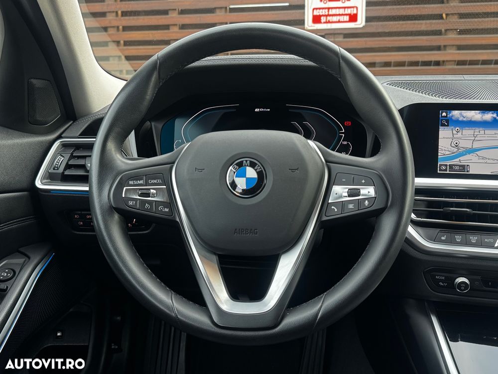 BMW Seria 3 330e Aut. Luxury Line - 20