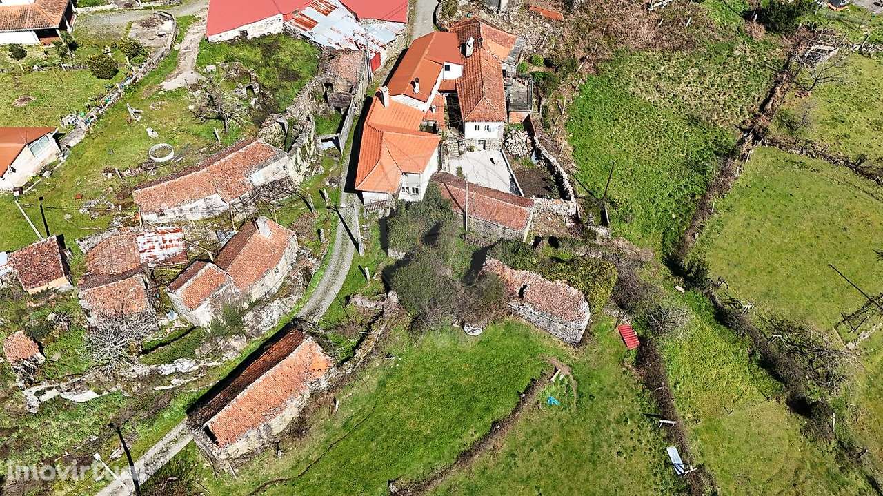 Moradia T4 para venda - Grande imagem: 2/19