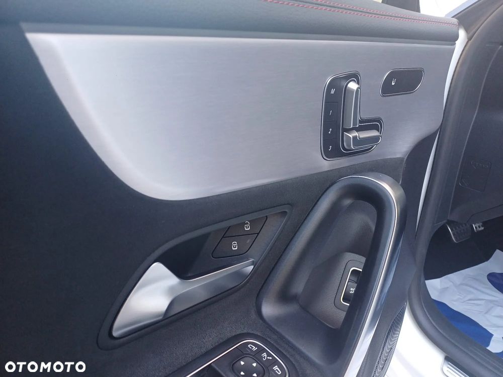 Mercedes-Benz CLA 200 d Shooting Brake 8G-DCT Edition AMG Line - 19