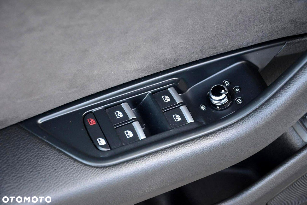 Audi A4 Avant 2.0 TDI ultra S tronic sport - 30
