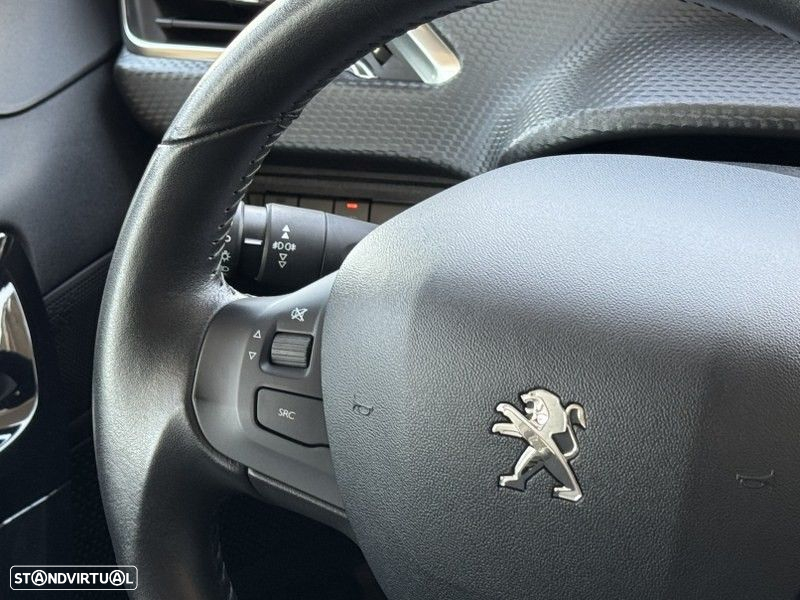 Peugeot 208 1.5 BlueHDi Signature - 11